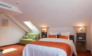 bg-chambre-tradi-003-699d5b7a92c44.jpg